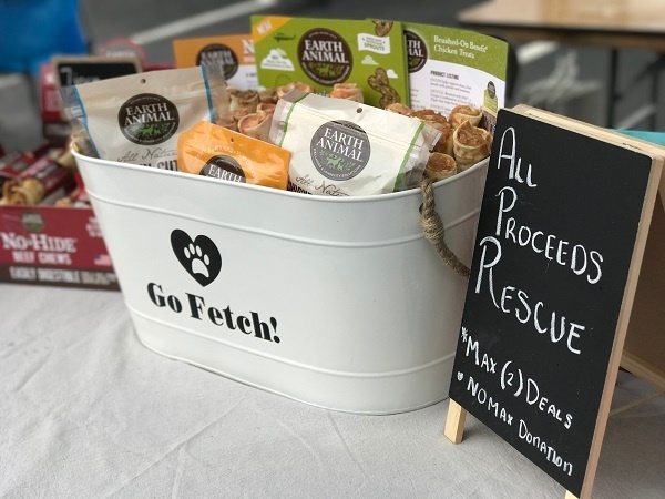 pet store events