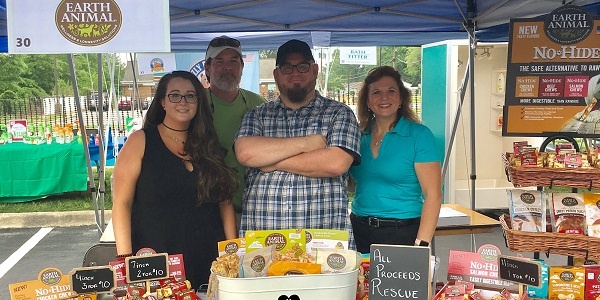 Pet Food Experts Attends Care-A-Lot Pet Lovers Extravaganza